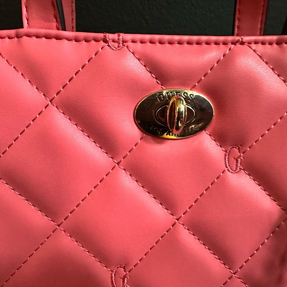 Light Pink Quilted Handbag - Picture 3 of 3